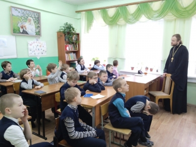 В православной школе г. Касимова прошел урок на тему &quot;Крестопоклонная неделя&quot;