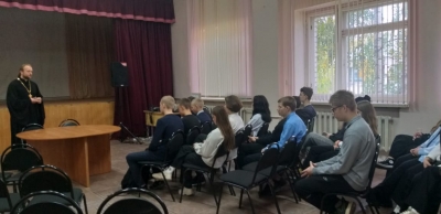 Председатель миссионерского отдела Касимовской епархии встретился со школьниками посёлка Крутоярский